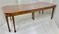 Mahogany Hepplewhite extension table, tapered