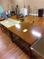 Wood extending table