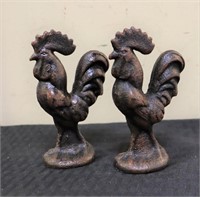 Lot of 2 small cast iron roosters
