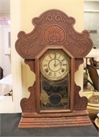 Vintage Sessions wooden kitchen clock w/ key