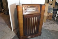Vintage Philco Standing Radio/Record Player