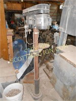 Duracraft floor stand multi speed drill press,
