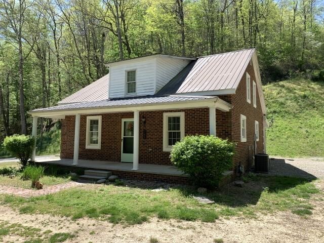 BRICK HOME IN TOWN - 3 BED 2 BATH - UPDATED - LIBERTY, KY
