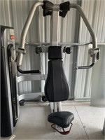 Star Trac Chest Press Machine