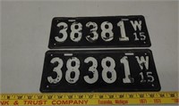 Pair 1915 WI license plates