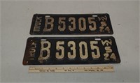 Pair 1924 Truck WI license plates