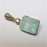$1600 14K  Columbia Emerald(3.7ct) Diamond(0.12ct)