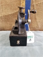 U.S. EARLY PENCIL SHARPENER (AUTOMATIC)