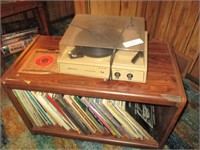 ANTIQUE TURNTABLE AND RECORDS