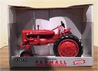 FARMALL SUPER AV TRACTOR ERTL DIECAST