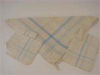 Lot Of Vintage Tablecloths, Napkins, Textiles