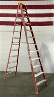 Louisville 12' Fiberglass Step Ladder L-3016-12