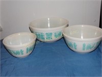 3 Pyrex mixing bowls Butterprint pattern largest
