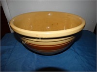 Vintage Watt Ware mixing bowl 12" x 6"t