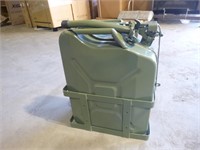 5.25 Gal. Jerry Can W/ Mounting Bracket