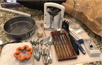 Kitchen Supplies, Springform Cake Pan 10” Round,