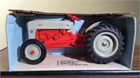 FORD NAA GOLDEN JUBILEE TRACTOR 1/16
