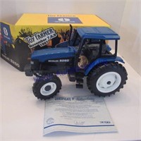 1/16 ERTL NEW HOLLAND 8260 TOY SHOW ED.