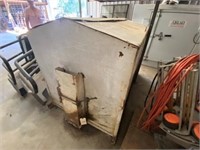 Bar Six Cake Feed Box approx 1500lbs