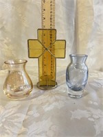 GLASS LOT - 2 MINI VASES AND CROSS CANDLE HOLDER