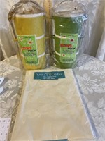 VINTAGE PICNIC STACKERS AND VINYL TABLE CLOTH