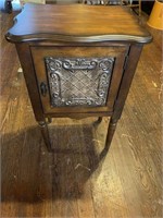BEAUIFUL SIDE TABLE WITH CABINET - NICE
