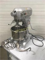 MVP 20qrt Dough Mixer w/ Attachments - PM-20