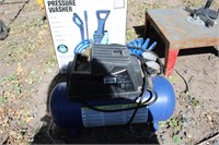 SMALL AIR COMPRESSOR