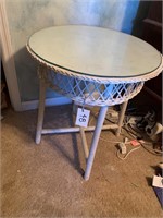 ROUND WICKER TABLE GLASS TOP