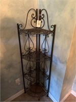 BEAUTIFUL METAL PLANT STAND
