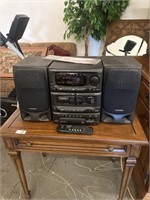 Pioneer CD Player w/ Speakers