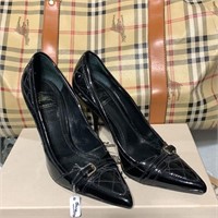 Black quilted BURBERRY pumps in box size 7