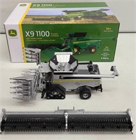 JD X9 1100 Tracked Combine Silver CHASE 1/64