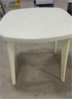 35x34x29 white plastic table