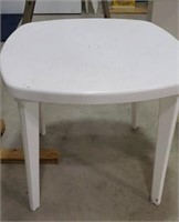 34x34x29 white plastic table