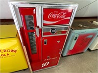 11/10 Vintage Vending, Featherweight Sewing Machines ETC