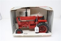 INTERNATIONAL 966 TOY TRACTOR