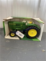 Ertl JD 5020 tractor - 1/16