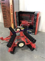 CASE IH 2366 AXIAL-FLOW COMBINE 1:64, IN BOX, DISC