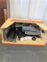 SCALE MODELS GLEANER R-62 COMBINE SET, 1:16 IN BOX