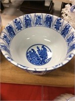 Medium blue and white pheasant bowl