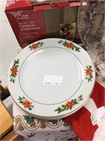 Set of four Christmas plates