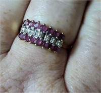 10 kt gold ruby and diamond ring approx size 10