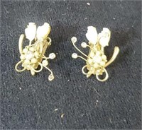 Pretty pair of clip on earrings