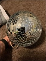 Non motorized disco ball