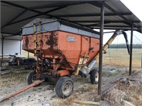 Gravity flow wagon w/ seed auger