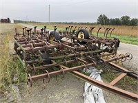 24' tillage tool with brackets