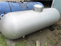 Silver 500 gallon propane tank