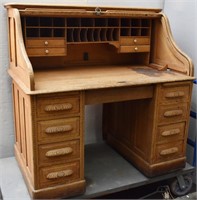 Large Oak Executive Roll Top Desk w/Key