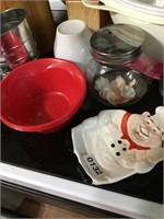 Lot of assorted kitchen items, sifter, etc